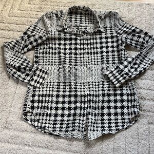 H&M Black and White Button Down Shirt